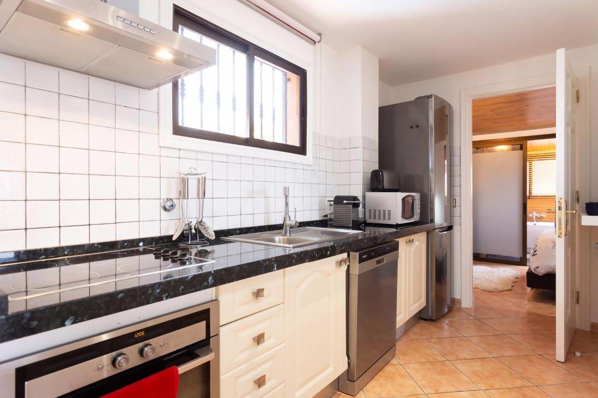 Eden Rentals Elite Palace Suites アデヘ エクステリア 写真